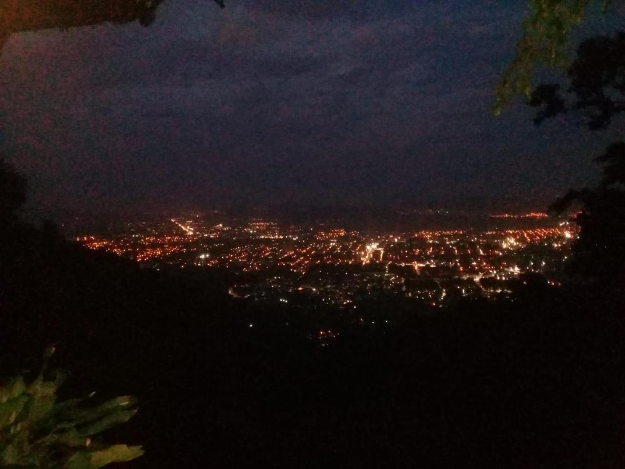 Hostal Juan Lindo San Pedro Sula Exteriör bild